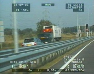 A 'wrong way' driver almost hits a van